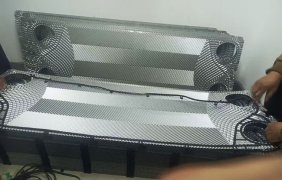 不锈钢不等于随便用，板式换热器也怕环